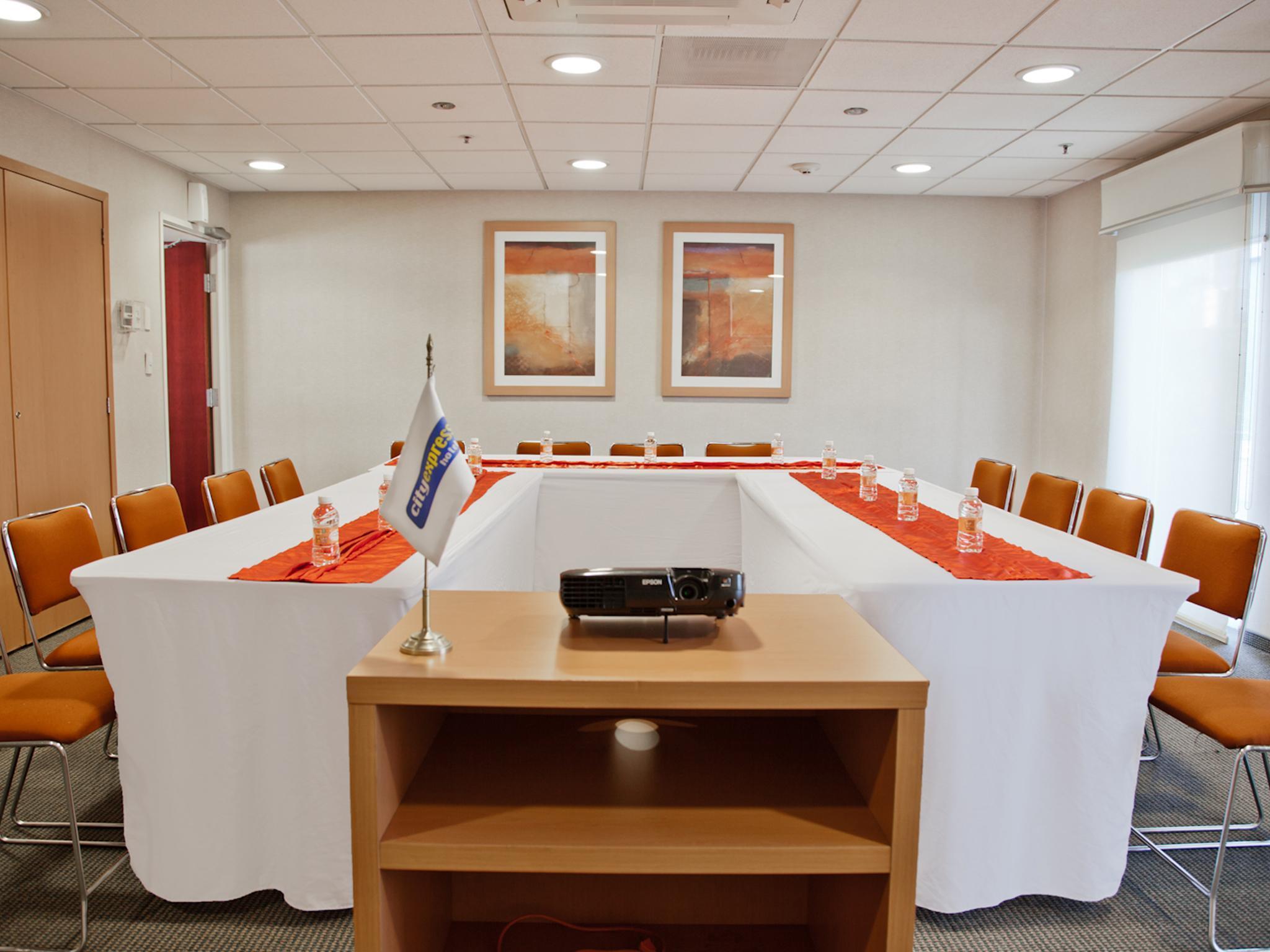 City Express By Marriott Celaya Parque Exterior foto
