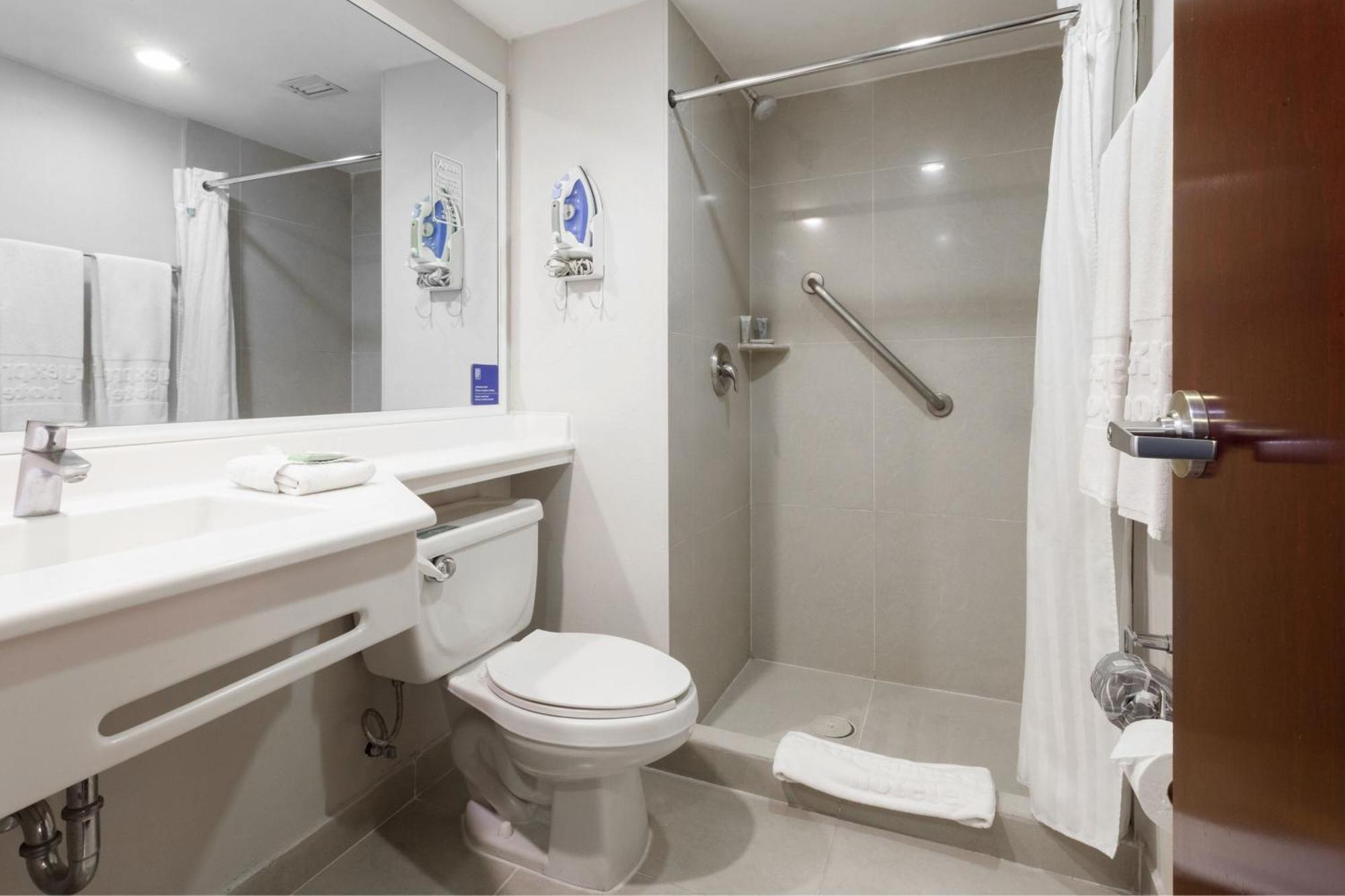City Express By Marriott Celaya Parque Exterior foto