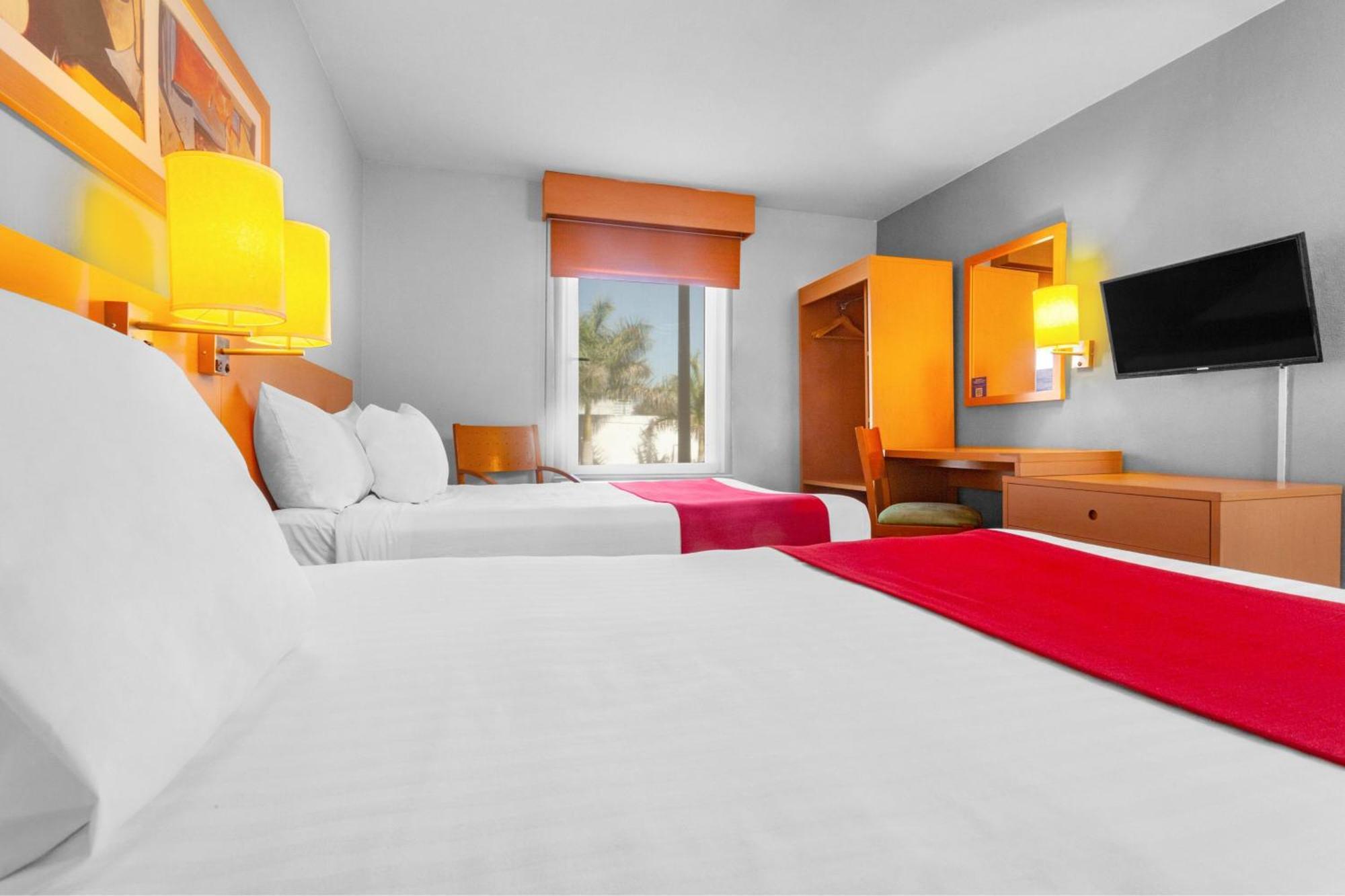 City Express By Marriott Celaya Parque Exterior foto