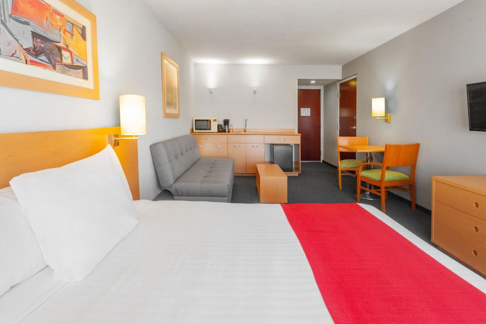 City Express By Marriott Celaya Parque Exterior foto