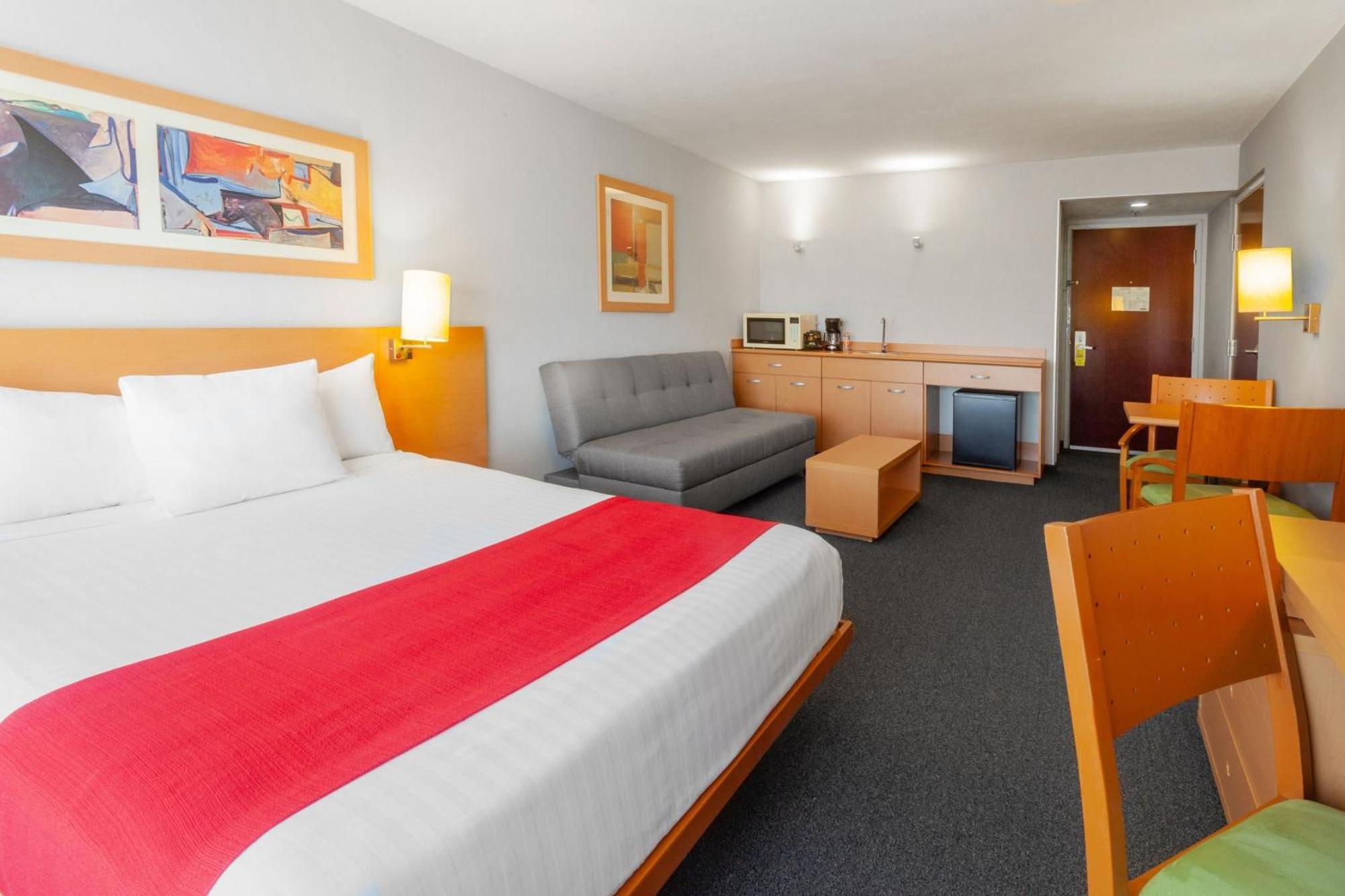 City Express By Marriott Celaya Parque Exterior foto