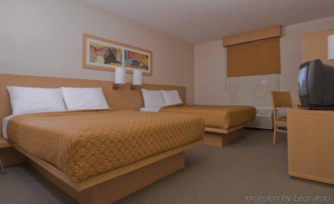 City Express By Marriott Celaya Parque Exterior foto
