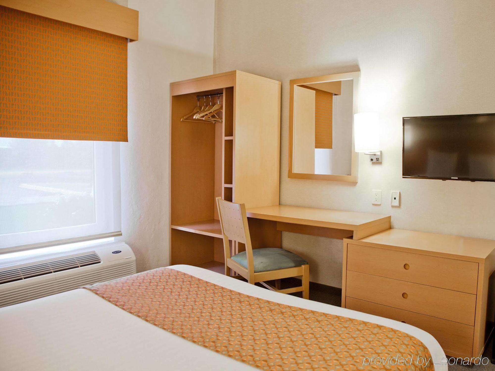 City Express By Marriott Celaya Parque Exterior foto