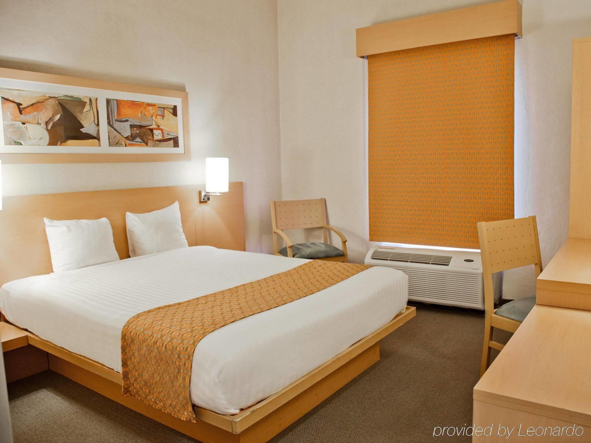 City Express By Marriott Celaya Parque Exterior foto